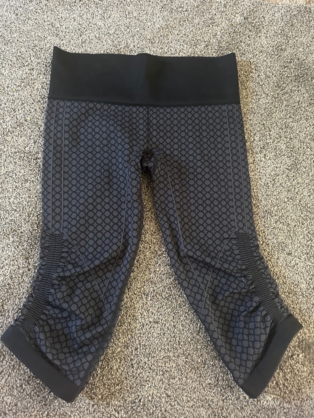 lululemon athletica In The Flow" Crop II.